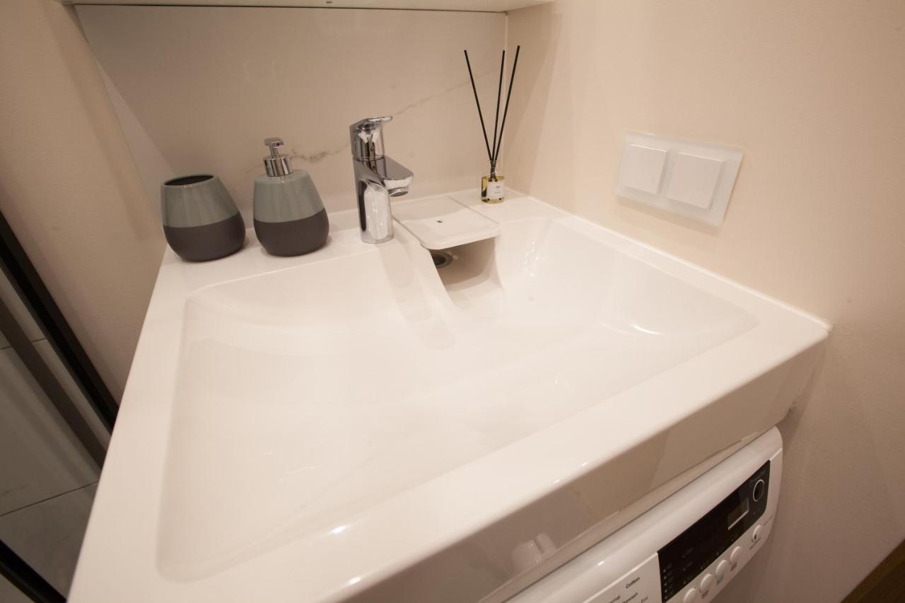 Cozy Home Valdemara, Free Parking, Self Check-In Riga Bagian luar foto